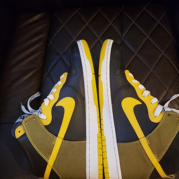 Nike Dunk High Varsity Maize - Picture 2 of 8